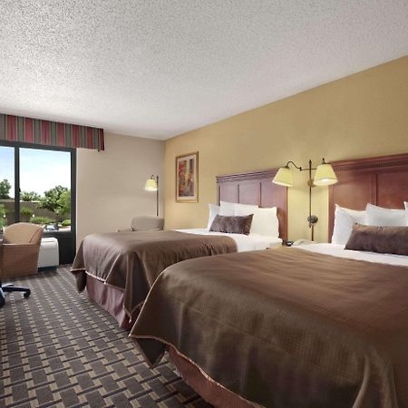 Baymont By Wyndham Lewisville Exterior photo