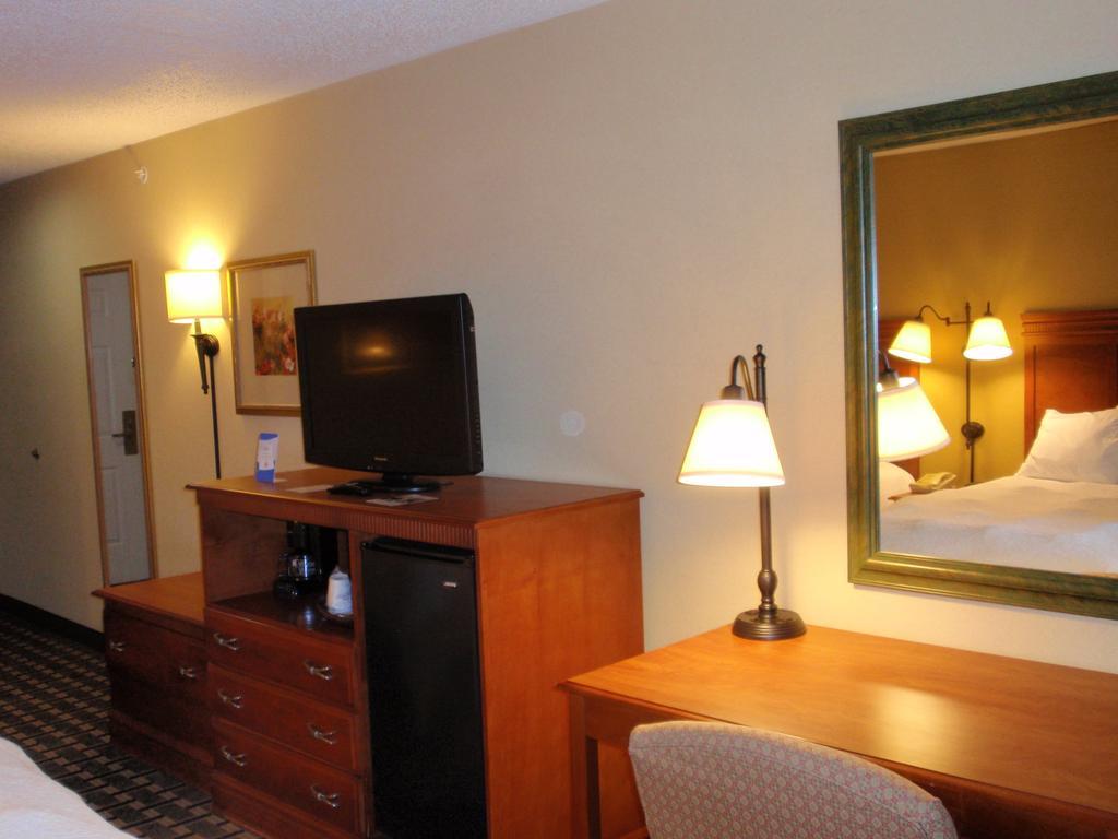 Baymont By Wyndham Lewisville Exterior photo